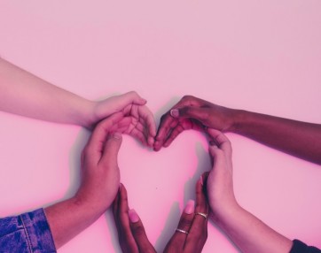 Hands heart love 305530