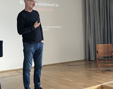 dr. Aleksander Zadel