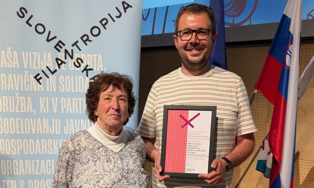 POSEBNO PRIZNANJE ZA PROJEKT MED SPOMINI, SMEHOM IN MODROSTJO