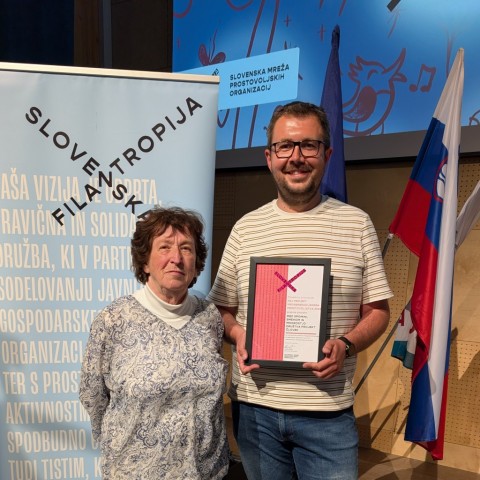 POSEBNO PRIZNANJE ZA PROJEKT MED SPOMINI, SMEHOM IN MODROSTJO